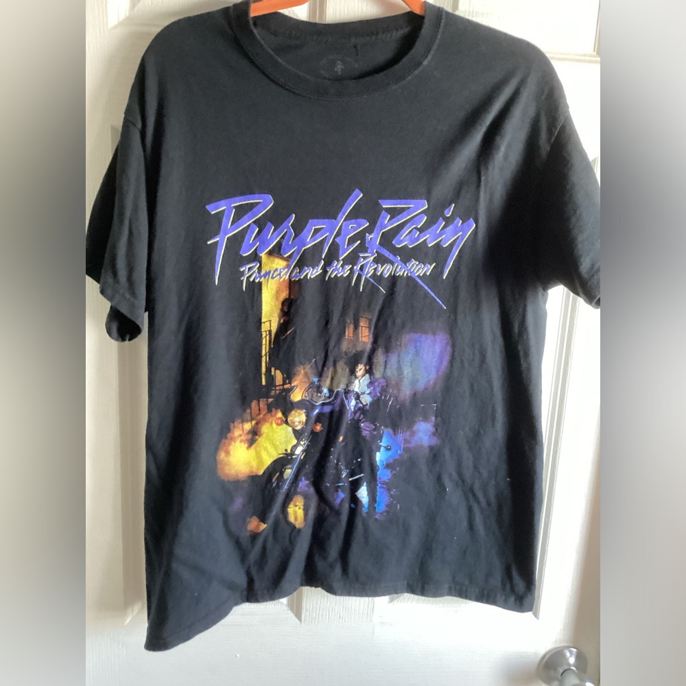 Purple Rain tee by the Prince estate, woma  size Large